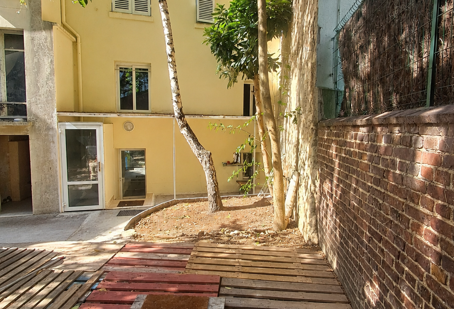 petit duplex + rue chauvelot — photo 1