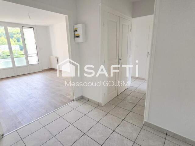 T3 entièrement rénové  55,55 m²  2 balcons  Ascenseur  Cave — photo du bien