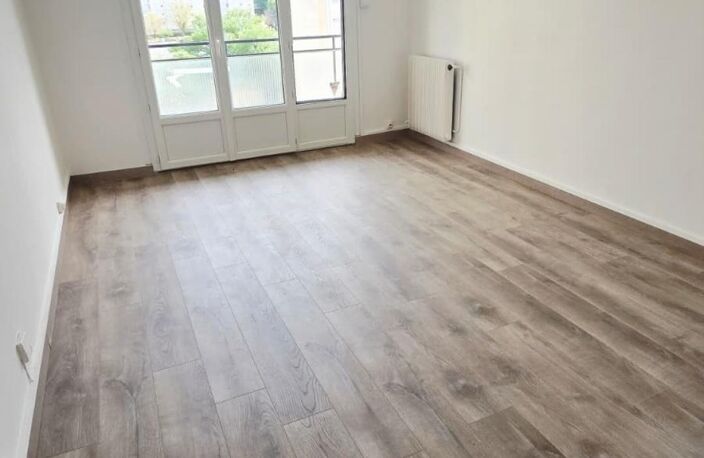 T3 entièrement rénové  55,55 m²  2 balcons  Ascenseur  Cave — photo 2