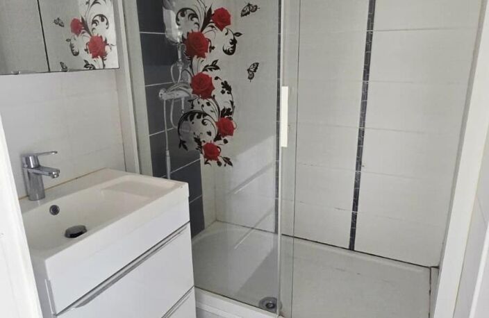T3 entièrement rénové  55,55 m²  2 balcons  Ascenseur  Cave — photo 5
