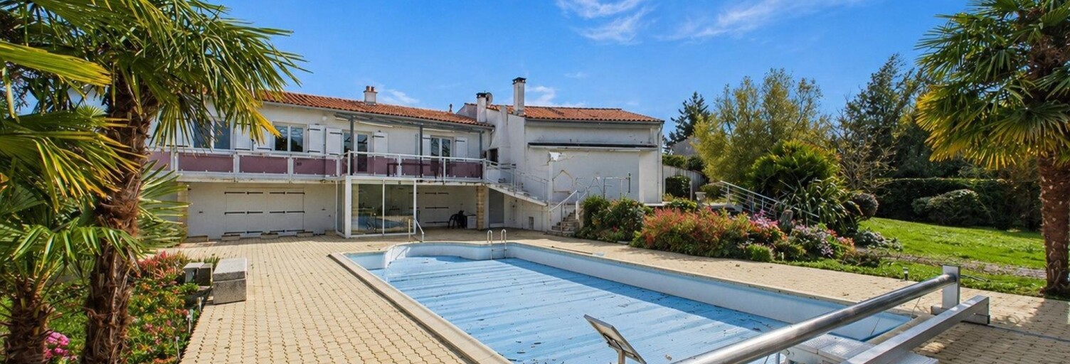 Maison 10 Pièces 312 m² à vendre à Saint-Savinien (17350)