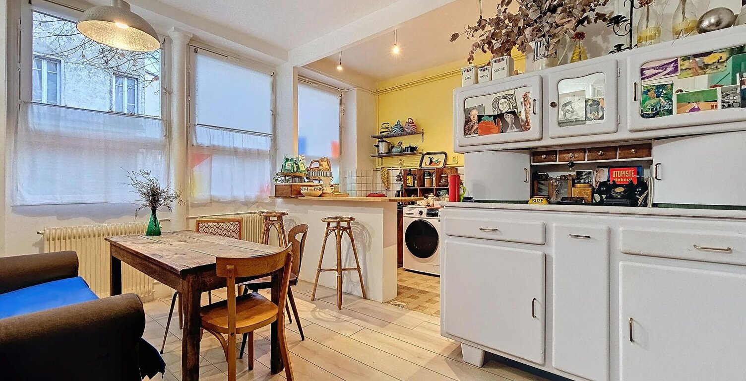 APPARTEMENT ATYPIQUE AVEC COURETTE PRIVATIVE — photo 1