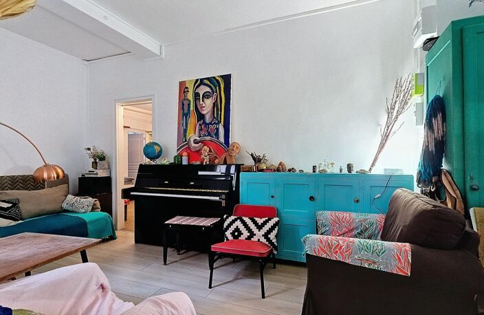 APPARTEMENT ATYPIQUE AVEC COURETTE PRIVATIVE — photo 3