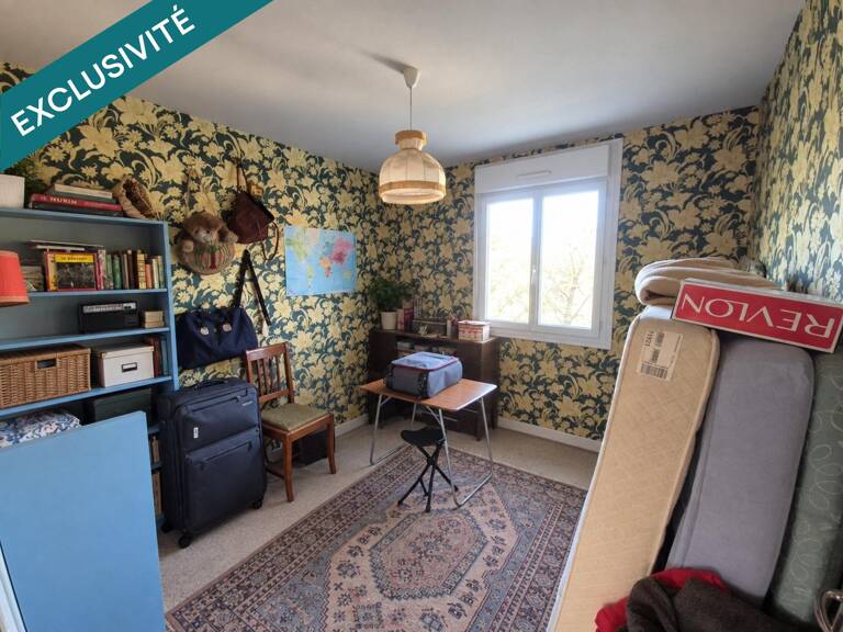À Wegscheid, découvrez un véritable havre de paix niché au cœur de 52 ares de verdure, où calme, espace et potentiel ne demandent qu'à être révélés. — photo 1