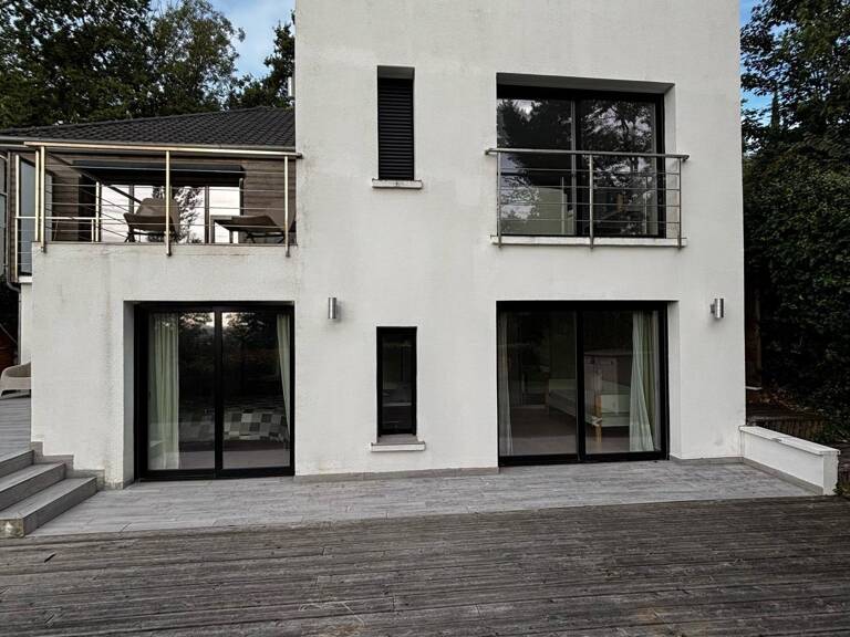 MAISON CONTEMPORAIRE AU CALME SUR UN SECTEUR TRES RECHERCHE — photo 1