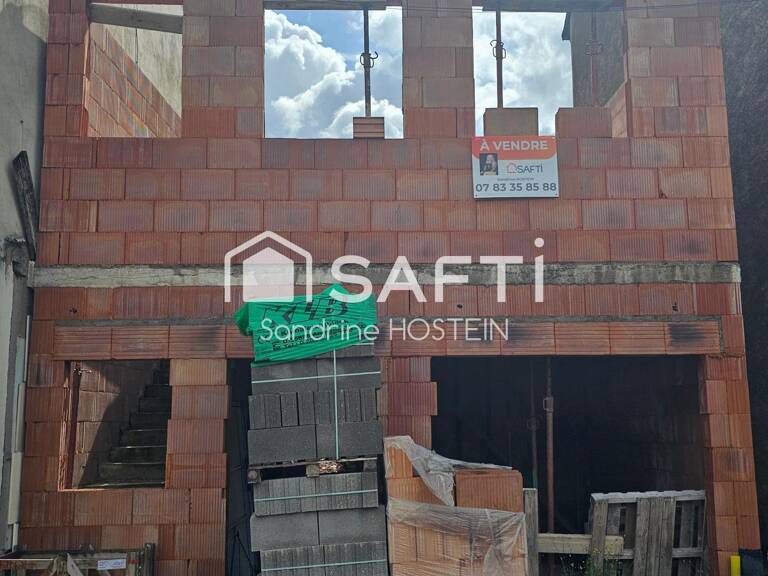 Vente de permis d'une maison à terminer; — photo 1