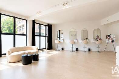 Commerce  1025 €