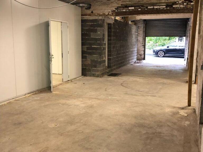 Location Hangar 220 m&sup2; — photo 1