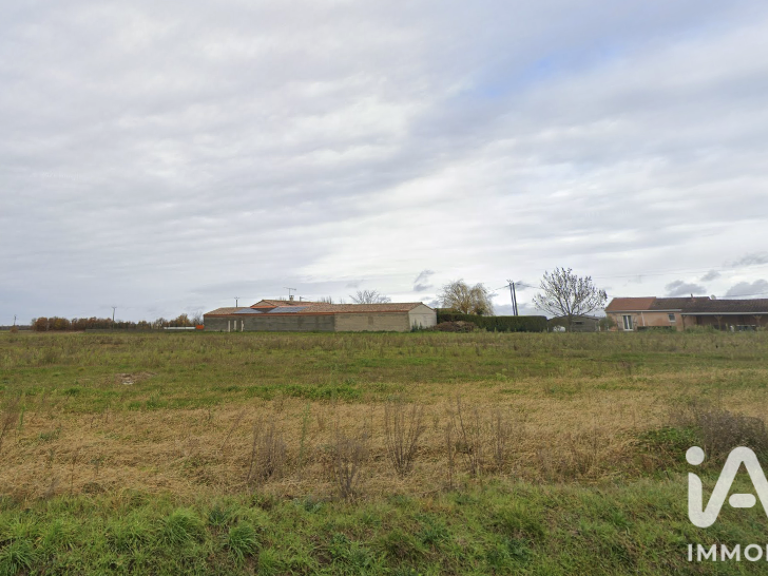 Vente Terrain à bâtir 13 600 m&sup2; — photo 1