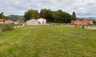 Terrain  1185 m² à vendre à Saint-Jean-le-Vieux (64220)