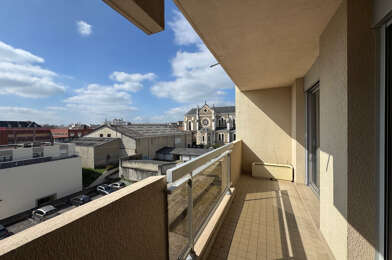 Appartement 4 pièces 905 €