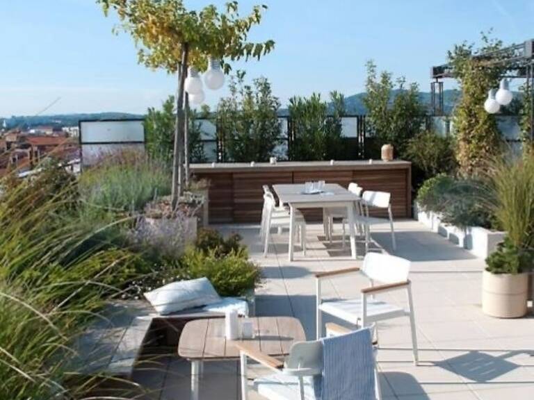 --T2 VUE MER AU 13EME ETAGE SECTEUR EUROMED  — photo 1