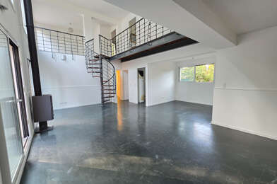 Maison 6 pièces 2500 €