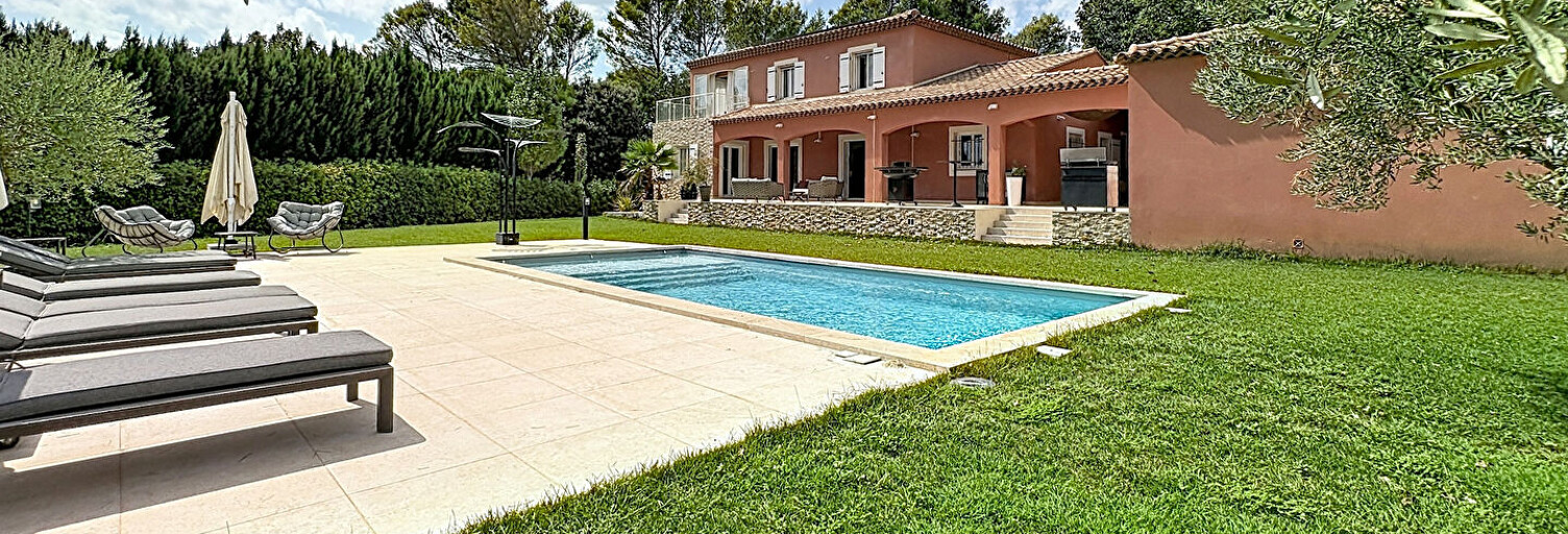 Maison 8 Pièces 250 m² à vendre à Rognes (13840)