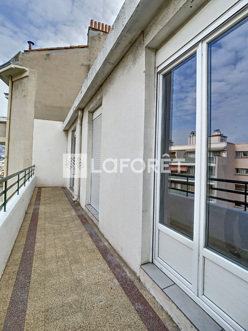 Appartement  T3 à louer Marseille 8eme 13008