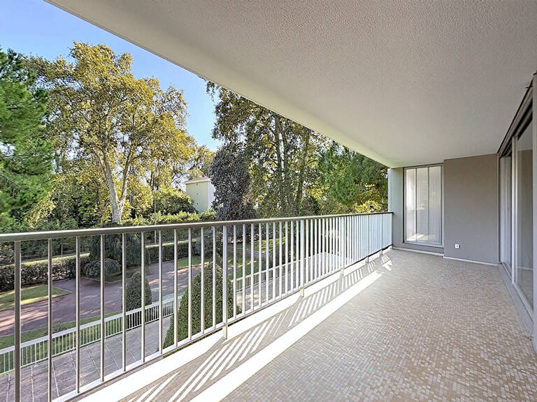 A vendre en exclusivité un appartement T4/5 de 145 m2 avec terrasse de 36 m2 secteur St Anne 13008 MARSEILLE — photo 1
