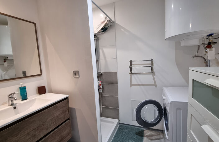 VENTE IMMEUBLE SOMMIERES - 3 LOGEMENTS ET UNE CAVE — photo 5