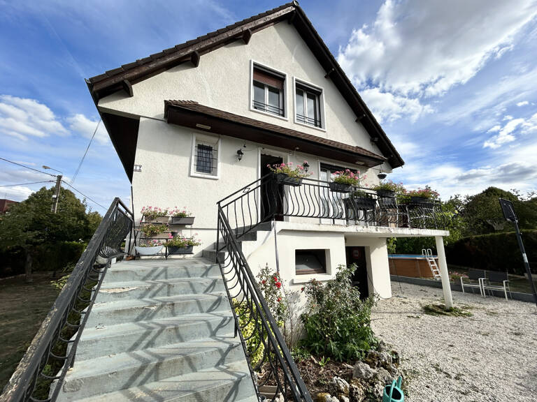 Pavillon sur sous-sol — photo 1