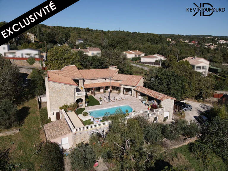 Maison de 450 m² sur un terrain de 3000 m² à ST ETIENNE DE — photo 1