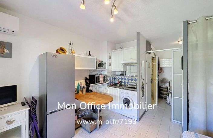 Référence : 7193-LES - STUDIO AVEC TERRASSE ET PARKING DANS RÉSIDENCE CALME AVEC PISCINE À CAVALAIRE SUR MER — photo 3