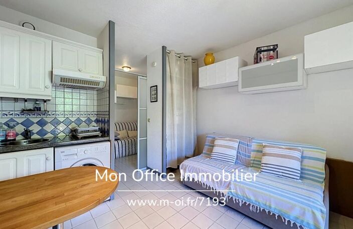 Référence : 7193-LES - STUDIO AVEC TERRASSE ET PARKING DANS RÉSIDENCE CALME AVEC PISCINE À CAVALAIRE SUR MER — photo 4