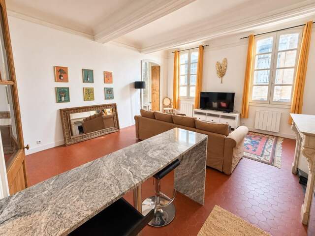 Appartement 3 pièces rénové - Aix-en-Provence, rue Manuel, à deux pas du Palais de Justice — photo du bien