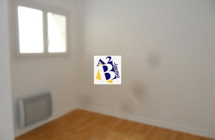 RUELLE SUR TOUVRE, immeuble de rapport, 3 lots — photo 3