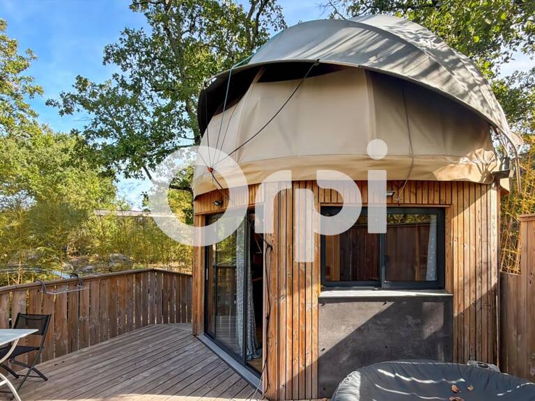 Maison À Vendre sur 219m² de terrain — photo 1