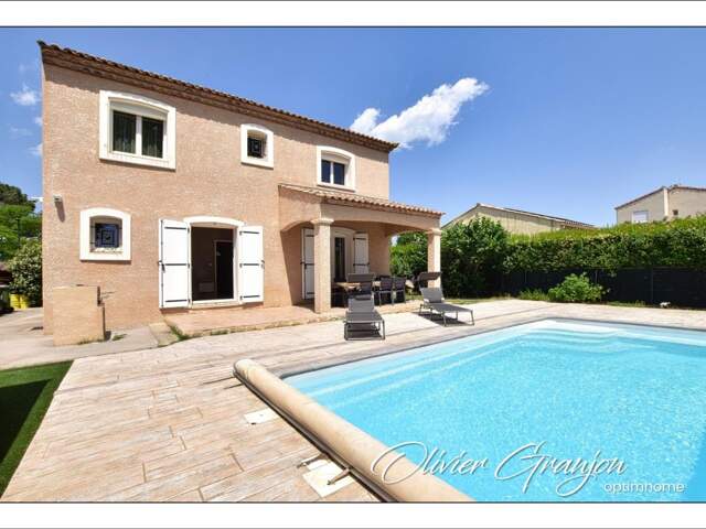 Villa familiale avec piscine et garage — photo du bien