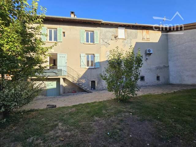 Maison de village avec jardin, Artas centre — photo du bien