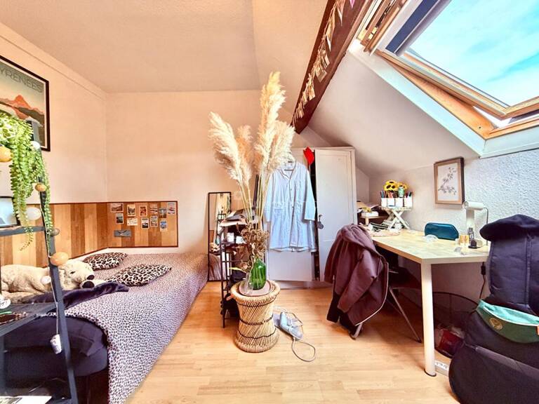Investissement locatif Studio de 11 m² vendu loué Proche facs — photo 1