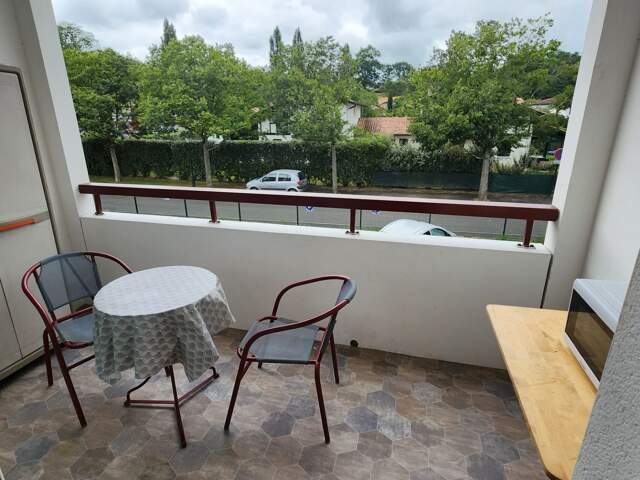 CAMBO-LES-BAINS – STUDIO MEUBLÉ + PARKING (64) — photo du bien
