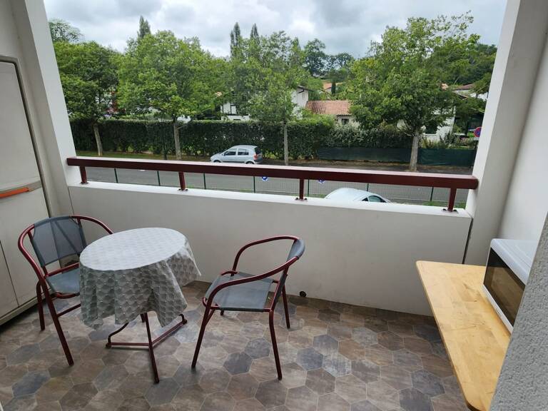 CAMBO-LES-BAINS – STUDIO MEUBLÉ + PARKING (64) — photo 1