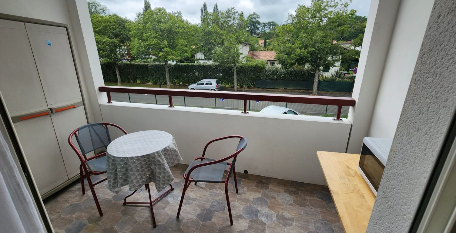 CAMBO-LES-BAINS – STUDIO MEUBLÉ + PARKING (64) — photo 1