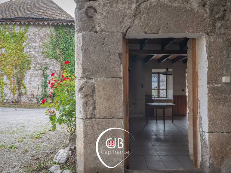 Cruet – Maison 62 m² avec atelier, jardin et combles aménageables — photo 1