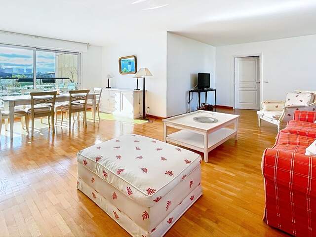 Magnifique Duplex 3 chambres 137 m2 avec terrasse - Bercy village — photo du bien