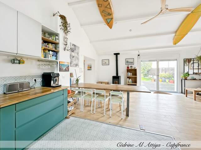 Maison à vendre à La Rochelle, 135 m² de plain-pied, avec jardin, garage et cave — photo du bien