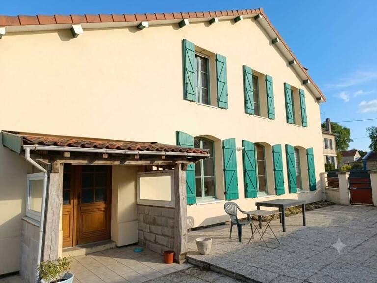 Maison de 128 m2 avec beaux volumes, jardin et dépendances — photo 1