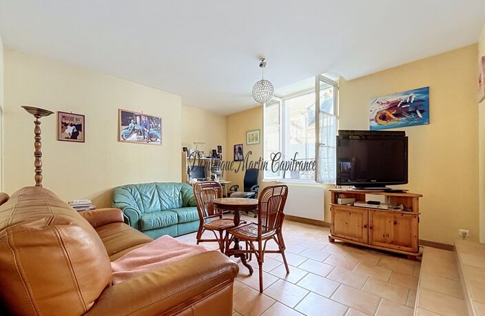 Immeuble à vendre LA CHARTRE-SUR-LE-LOIR (72)MMEUBLE DE RAPPORT – COMMERCE + 2 APPARTEMENTS — photo 5