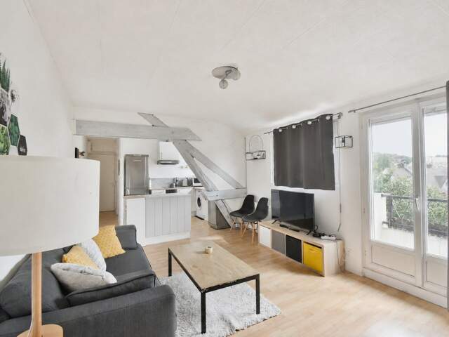 Appartement rénové 2 pièces de 44,56 m² Montlhéry  – Dernier étage-  cabanon — photo du bien