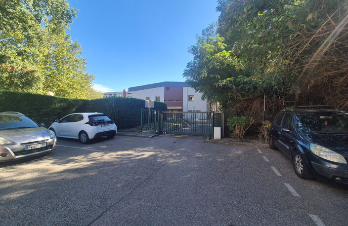 GRENOBLE – SECTEUR AMPÈRE / DOCTEUR GREFFIER GARAGE 20m² Sécurisée — photo 2