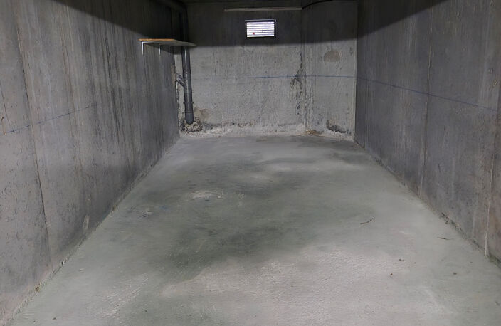 GRENOBLE – SECTEUR AMPÈRE / DOCTEUR GREFFIER GARAGE 20m² Sécurisée — photo 3