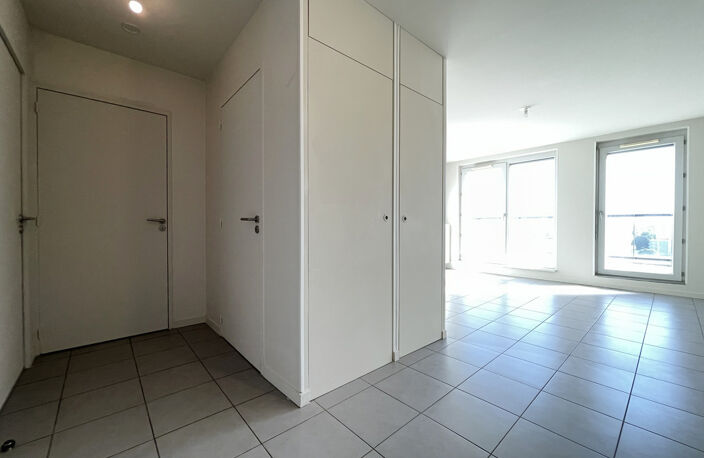 Appartement T3 terrasse et garage — photo 4