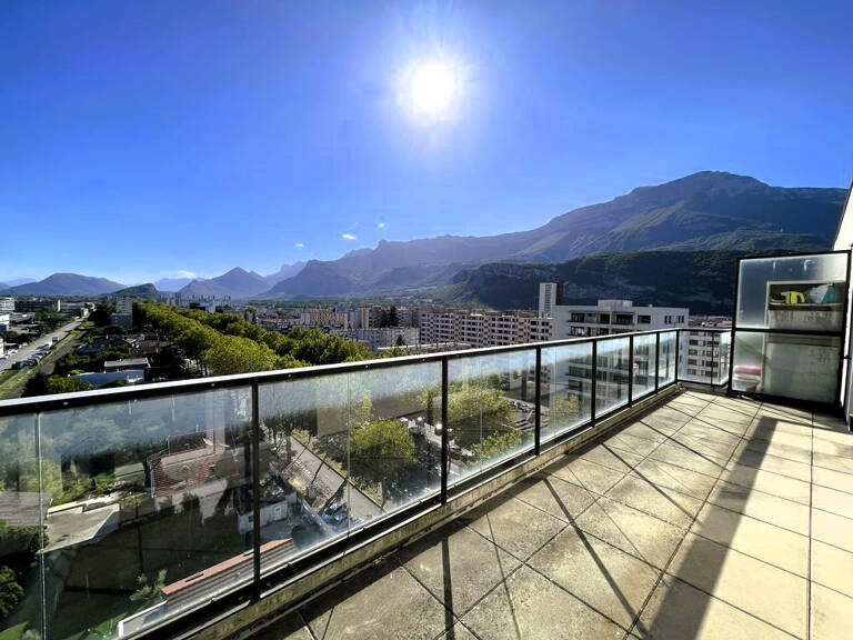 Appartement T3 terrasse et garage — photo 1