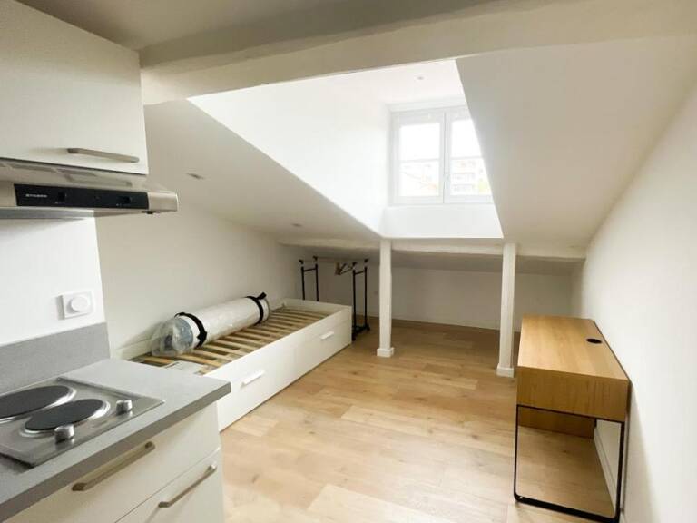 En plein coeur de la ville, beau studio entièrement neuf, avec beaucoup de charme — photo 1