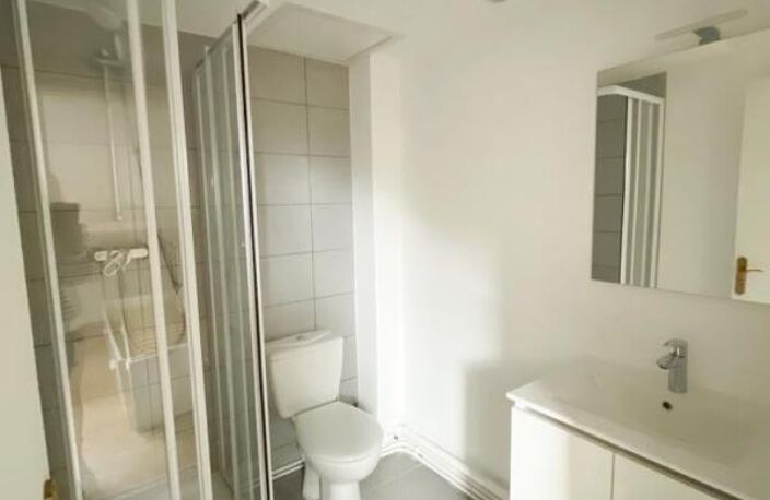 En plein coeur de la ville, beau studio entièrement neuf, avec beaucoup de charme — photo 4