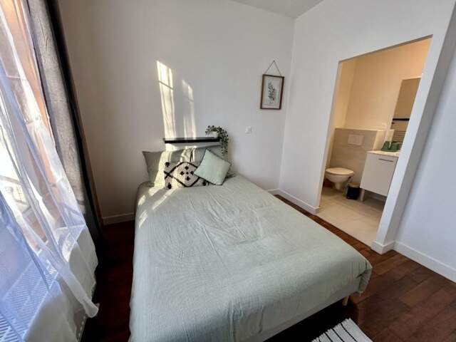 Belle chambre en coliving avec salle de bain privée — photo du bien