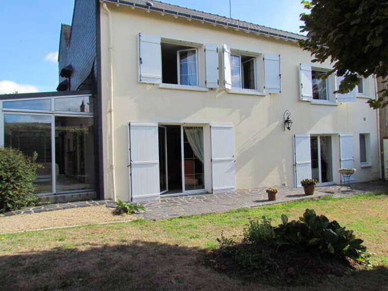 Au cœur du bourg de la Meilleraye de Bretagne, Belle propriété familiale de 200 m² — photo 1