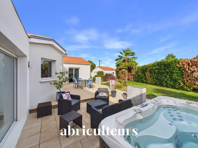 Belle maison contemporaine de plain pied  sur terrain de 1000 m2 en vente à Sainte-Pazanne (44680) — photo du bien