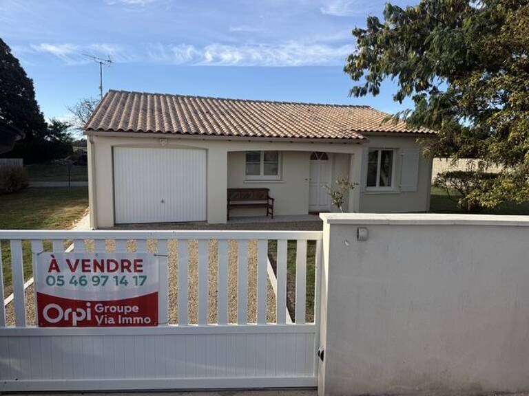 Rioux, maison individuelle avec jardin et garage — photo 1